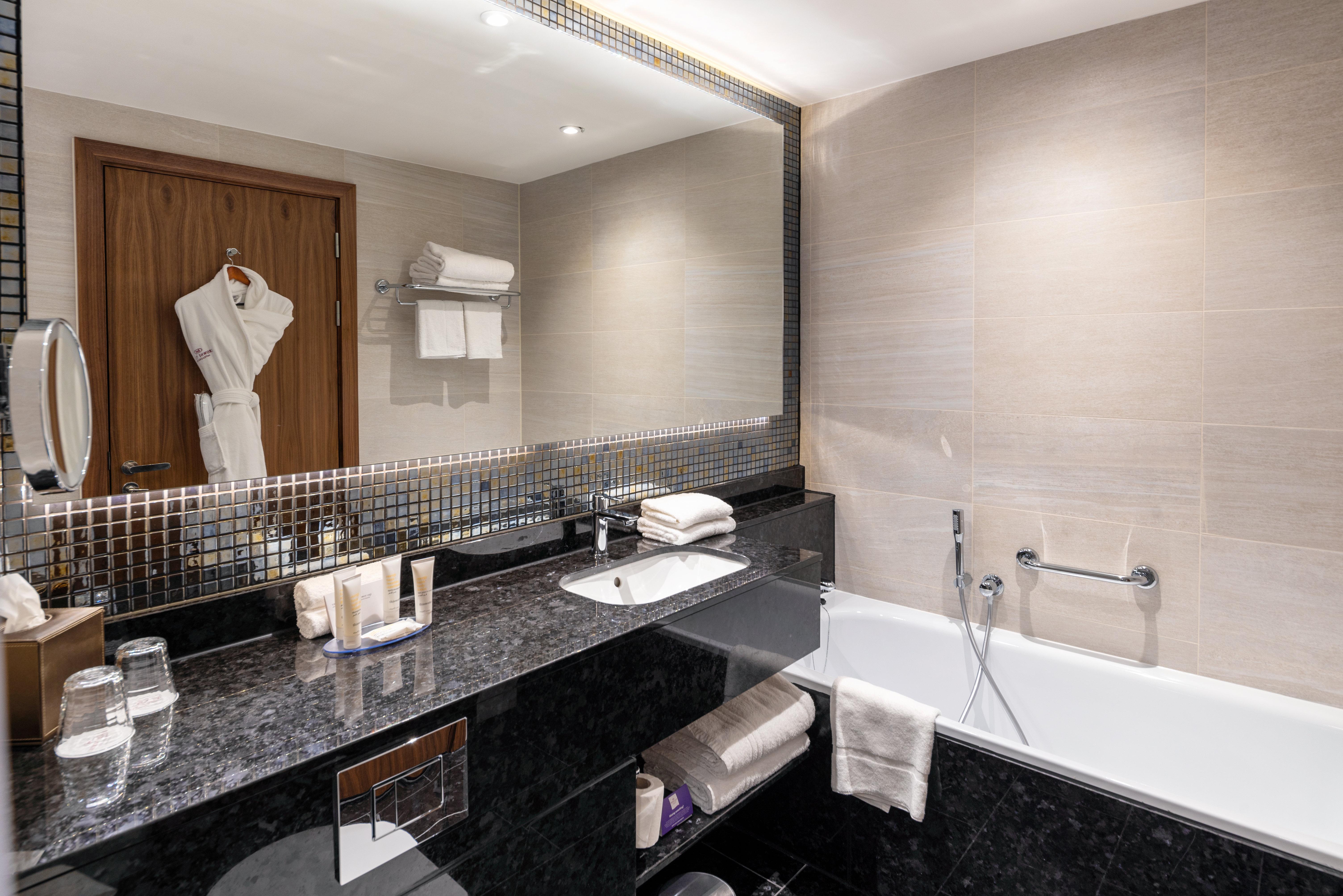 Crowne Plaza London Heathrow T4 By Ihg Hotel Hillingdon kerület Kültér fotó